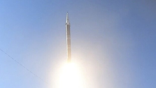 Husilerden Suudi Arabistan’da havalimanına balistik füze saldırısı