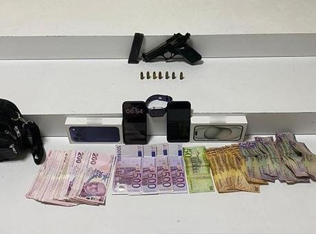 Beyoğlu’nda camide para dolu çanta çalan şüpheli yakalanarak tutuklandı