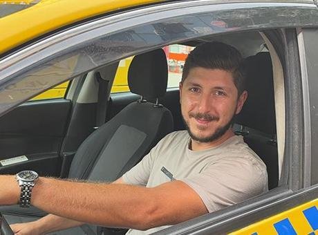 Taksiciden yürek ısıtan hareket! Yanlışlıkla 11 bin TL gönderen müşterisine parayı iade etmek için kilometrelerce yol gitti