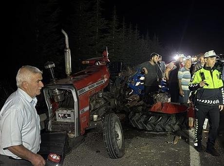 Kütahya’da 4 aracın karıştığı zincirleme kaza; 7 yaralı
