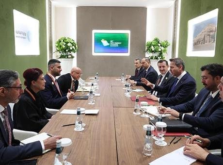 Bakan Bayraktar Riyad’da mevkidaşlarıyla enerji iş birliğini görüştü