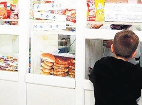 Jelibon, çikolatalı tost satılıyor! Kantinde standart yok