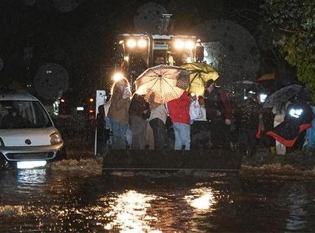 İstanbul’da sel can aldı! Ayazağa’da 1 kişi boğularak hayatını kaybetti