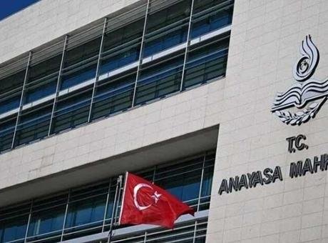 AYM, 26 siyasi parti hakkında suç duyurusunda bulunulmasına hükmetti