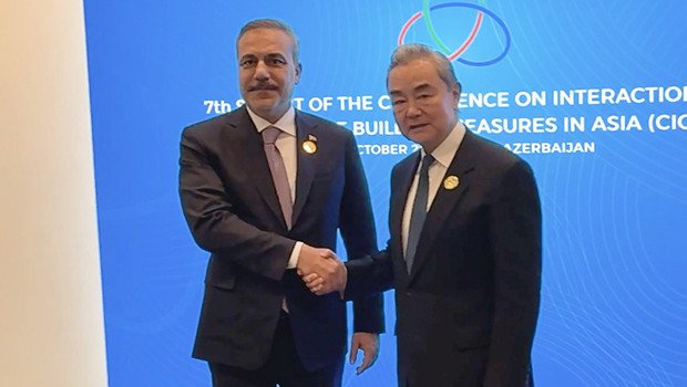 Dışişleri Bakanı Hakan Fidan Çinli mevkidaşı Vang ile bir araya geldi