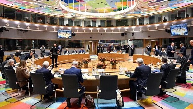 AB liderlerinden Birliğin yeni üyelere hazırlanması için iç reform vurgusu