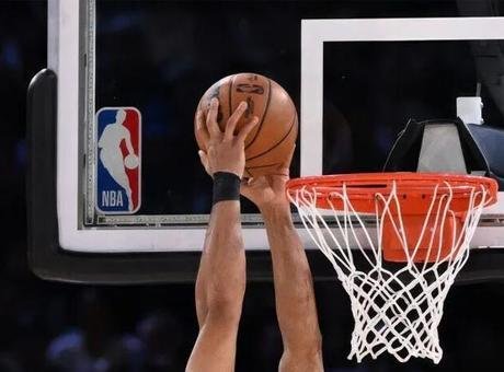 Eski NBA yıldızı polis oldu! Parkeleri bıraktı, rozeti taktı: ‘Çocukluk hayalimdi’
