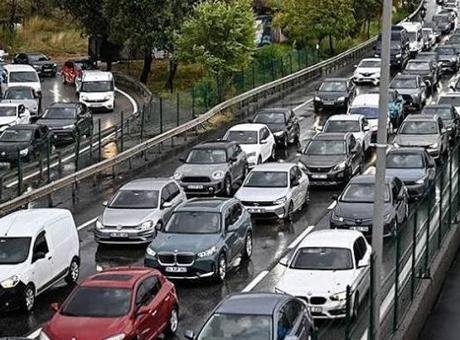 İstanbul Emniyet Müdürlüğü duyurdu: İstanbul’da bazı yollar trafiğe kapatılacak