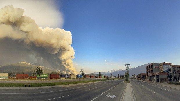 Kanada’da askeri üste yangın: Ölü ve yaralılar var