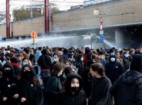 Belçika da kızışıyor: Protestolarda 150 gözaltı