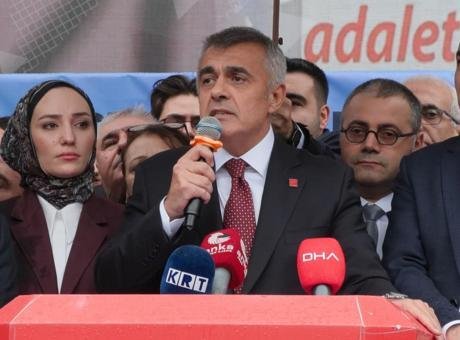 CHP İstanbul İl Başkanı Mehmet Ali Yüksel görevine başladı