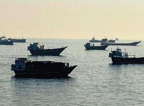 Hürmüz’de sıcak gelişme! Mayına çarpan petrol tankerinde yangın çıktı