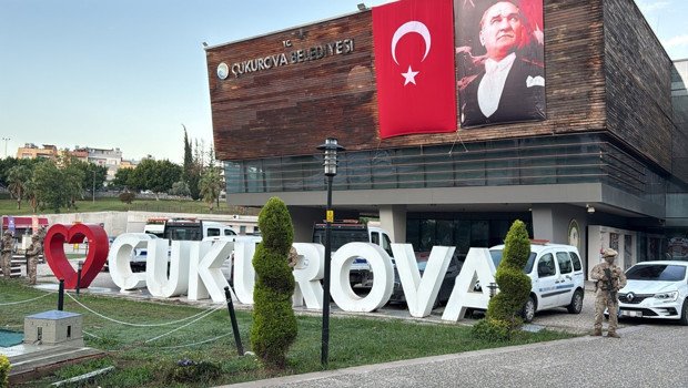 Çukurova Belediyesi’ne operasyon