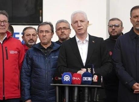 İstanbul’da sel felaketi! Vali Gül Ayazağa’da: ‘6 kişi hayatını kaybetti, 1 kişi aranıyor’