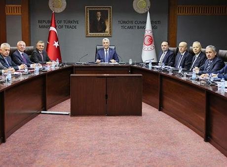 Bakan Bolat: Otomotiv sektörünün temsilcileriyle bir araya geldi