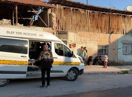 Korkunç olay! Eve gizlice girdi, kendisini terk eden kadın ile annesini bıçakladı