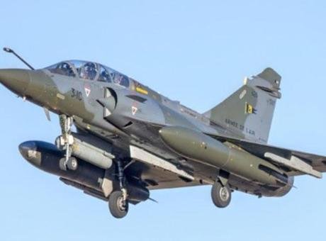 Fransa’da savaş uçağı düştü: Can kaybı var