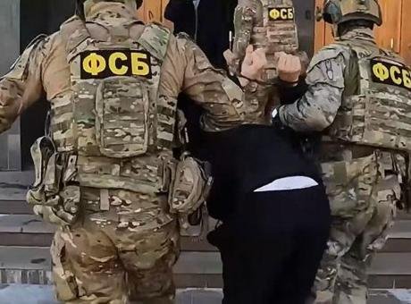 Ukrayna istihbaratı için çalışıyordu: Genç Rus ajan sokakta yaka paça yakalandı!