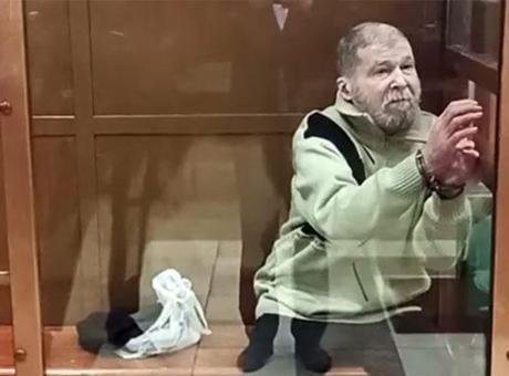 Trump rica etti, Putin kıramadı: 4 yıldır tutuklu olan ABD’li öğretmen serbest!