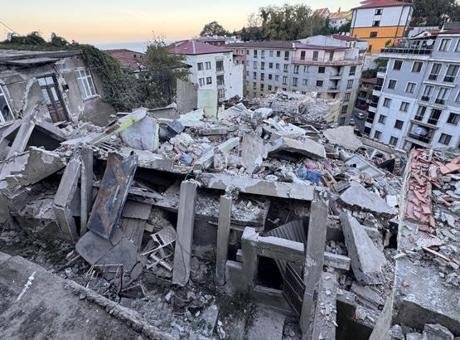 Zonguldak’ta çöken binada can kaybı! Bölgede tahliyeler başladı, 13 daire boşaltıldı