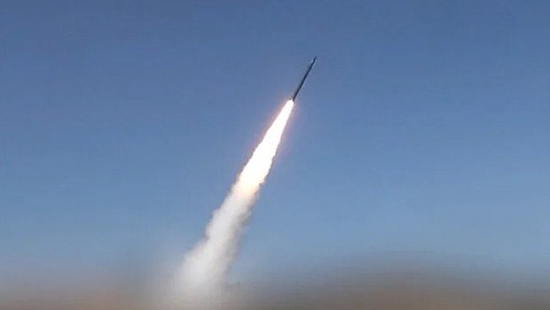 Husiler Riyad’ı hedef aldı: Suudi Arabistan’da peş peşe patlamalar