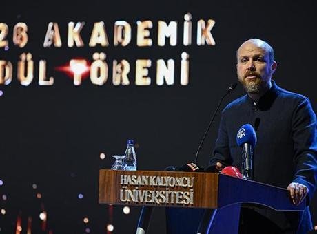 İlim Yayma Vakfı Mütevelli Heyeti Başkanı Bilal Erdoğan, HKÜ’de ‘Akademik Ödül Töreni’ne katıldı