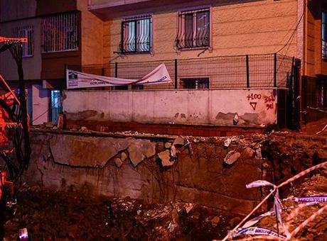 Bahçelievler’de çökme riski oluşan 2 apartman boşaltıldı