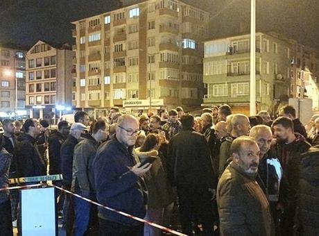 Kocaeli’de kolon ve kirişlerinden ses gelen bina tedbiren boşaltıldı