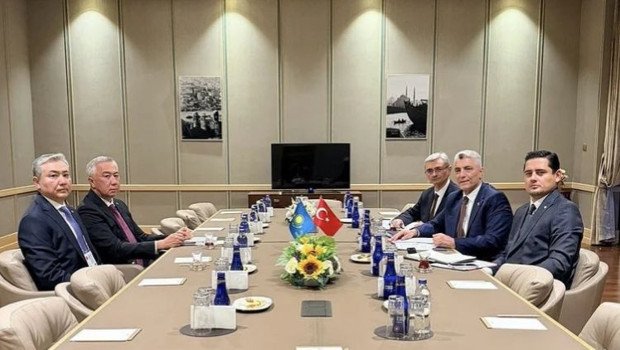 Bakan Bolat, Kazakistan Başbakan Yardımcısı Jumangarin ile görüştü