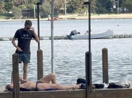 Dün sel vardı, bugün denize girdiler! Kentten şaşırtan görüntüler