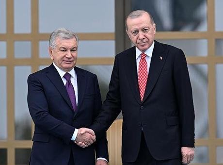 Cumhurbaşkanı Erdoğan, Özbekistan’lı mevkidaşı Mirziyoyev ile bir araya geldi