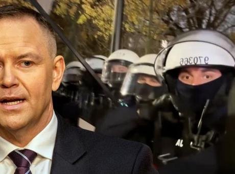 Bir Avrupa ülkesi daha karıştı! Cumhurbaşkanı ülkede yokken Anayasa Mahkemesini polis bastı