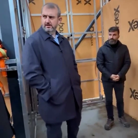 Güngören Belediye Başkanı Bünyamin Demir’den dikkat çeken namaz hassasiyeti: Pisuvara izin vermedi
