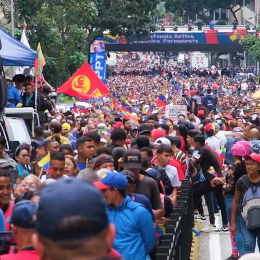 Venezuela’da işçiler hükümete destek için sokağa çıktı