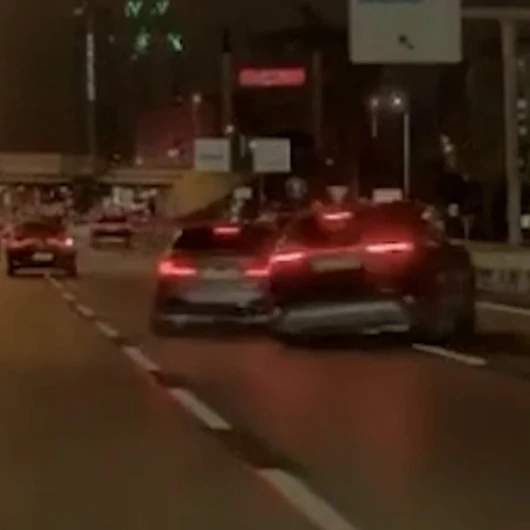 Pendik D-100’de kontrolsüz şerit değişimi kazayla bitti