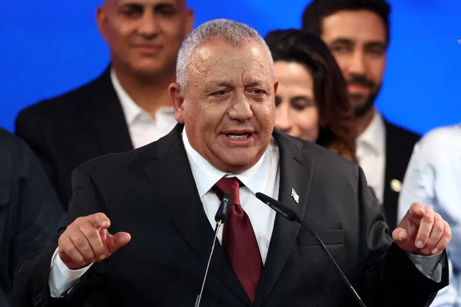 İsrail’de muhalefet lideri Eisenkot “Siyonist askerlik hükümeti” kuracaklarını söyledi