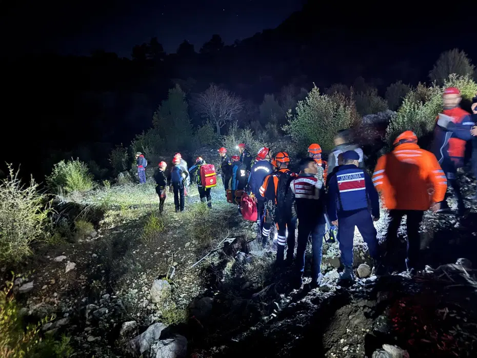 Eğitim için Isparta’ya giden ekip kanyonda kayboldu: 1 ölü, 10 kayıp
