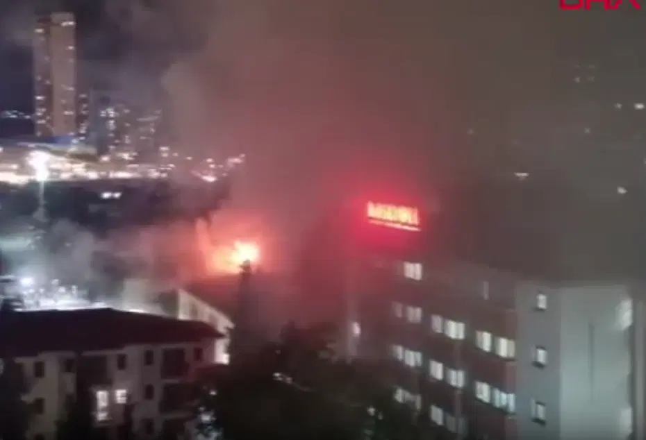 Kartal’da hastanenin çatısındaki yangın söndürüldü. İstanbul Valiliği’nden açıklama