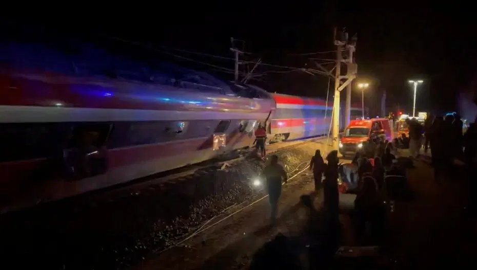 İspanya’da iki yüksek hızlı tren çarpıştı. Madrid-Endülüs hattı kapandı