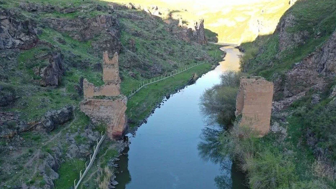 Türkiye ile Ermenistan arasında tarihi adım: Ani Köprüsü yeniden inşa edilecek