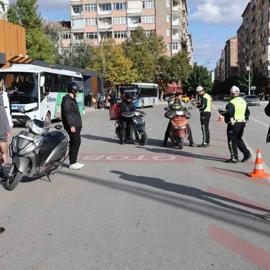 Elazığ’da motosikletlilere milyonluk ceza yağdı