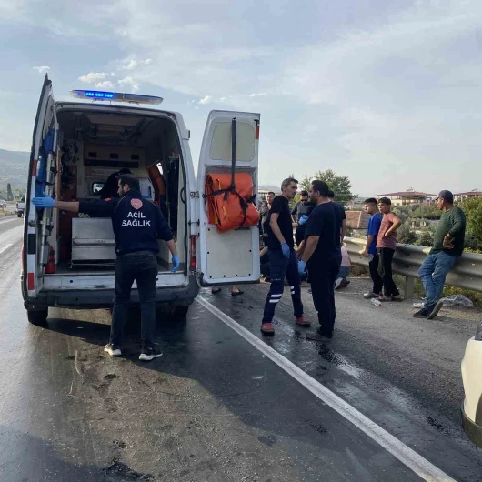 Manisa’da yola dökülen mazot iki ayrı kazaya neden oldu: Beş kişi yaralandı