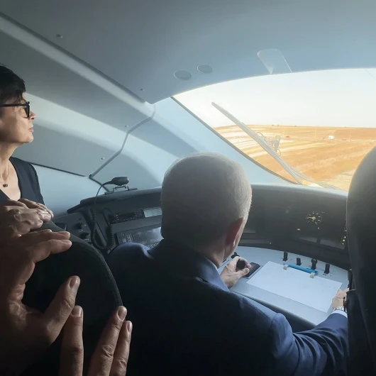 Vatman koltuğuna oturan Erdoğan’dan AB Komiseri Kos’a: Biz buradayken korkmayın