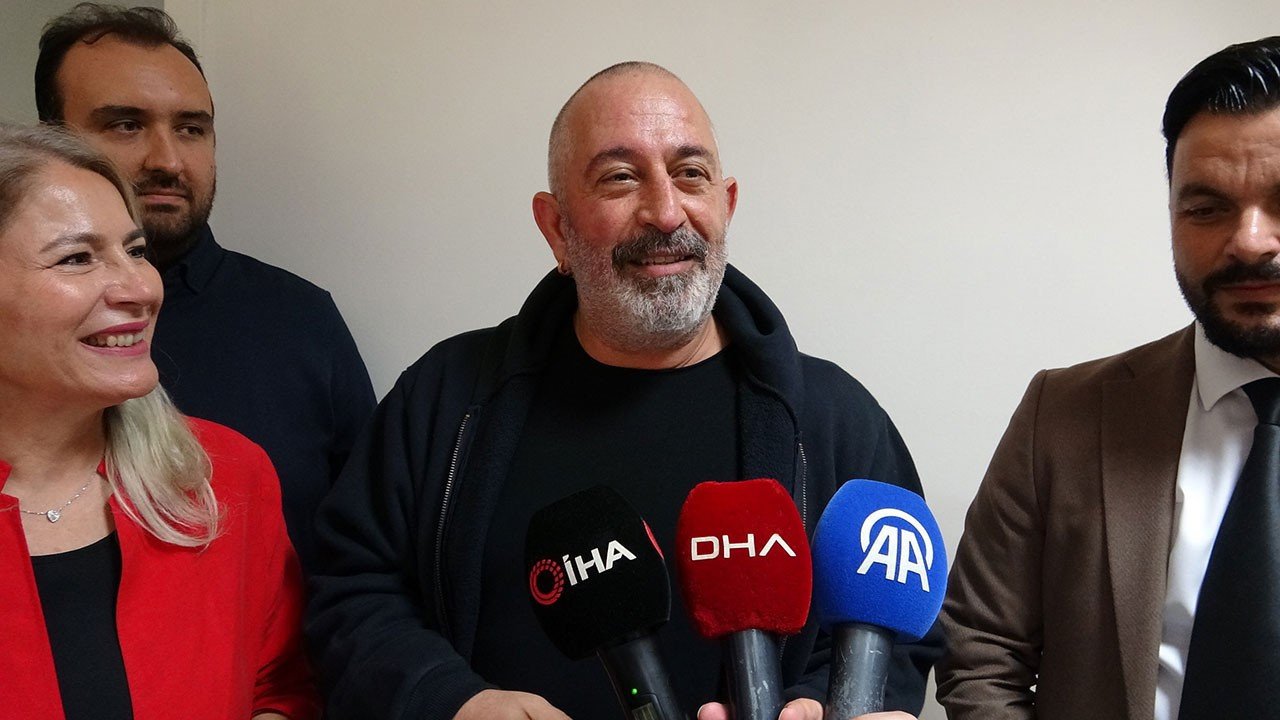 Cem Yılmaz kalp krizi sonrası kontrole gitti: “Sigarayı bıraktım”