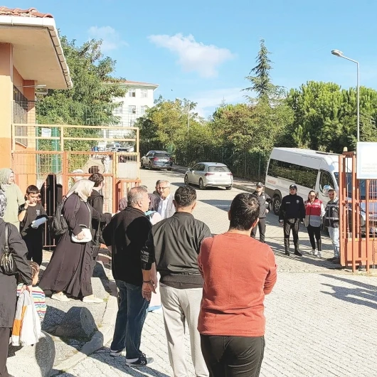Ortaokulda bıçaklı saldırı