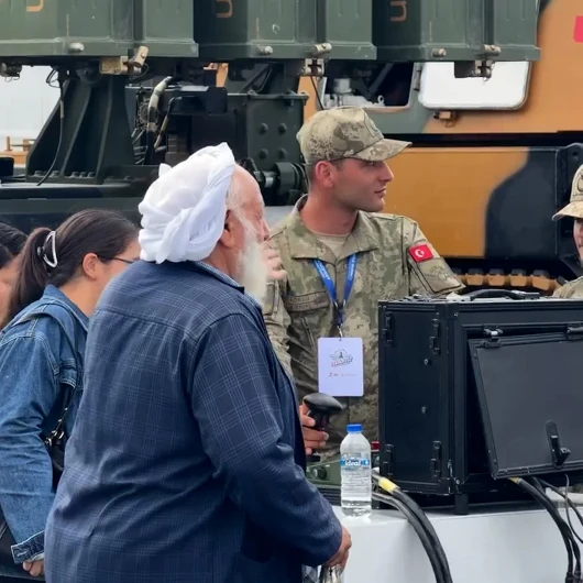 TEKNOFEST Güneydoğu’da bir vatandaş yerli hava savunma sistemi GÜRZ önünde dua etti