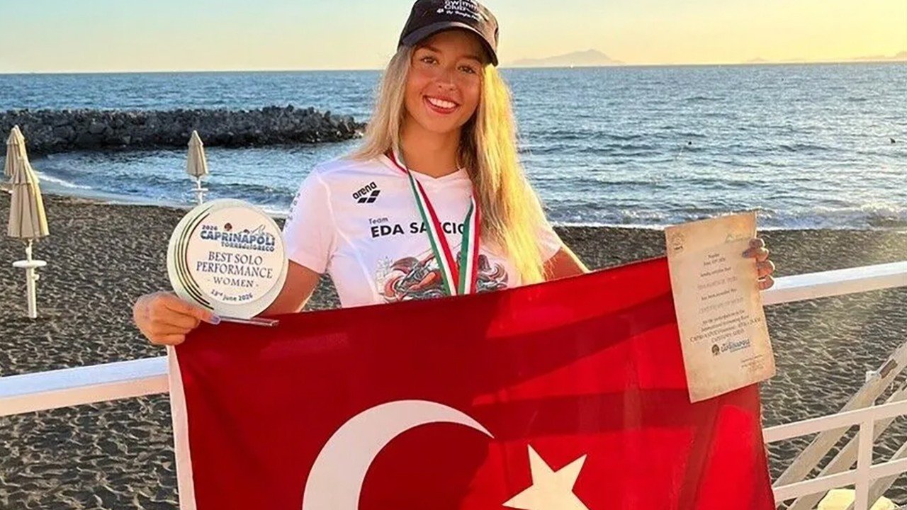 Milli yüzücü Eda Savcıgil, Catalina Kanalı’nı çifte rekorla geçti