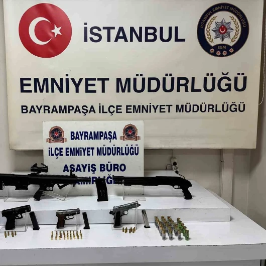 Bayrampaşa’da şafak baskını: Evden tabanca ve tüfek cephaneliği çıktı