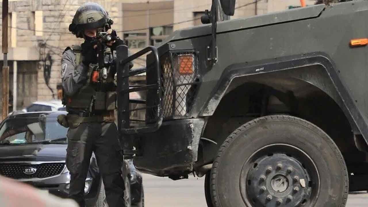 Filistin’de siyonist terörü bitmiyor: İşgalci İsrail hem cenazeye el koydu hem de şehirlere baskın düzenledi!