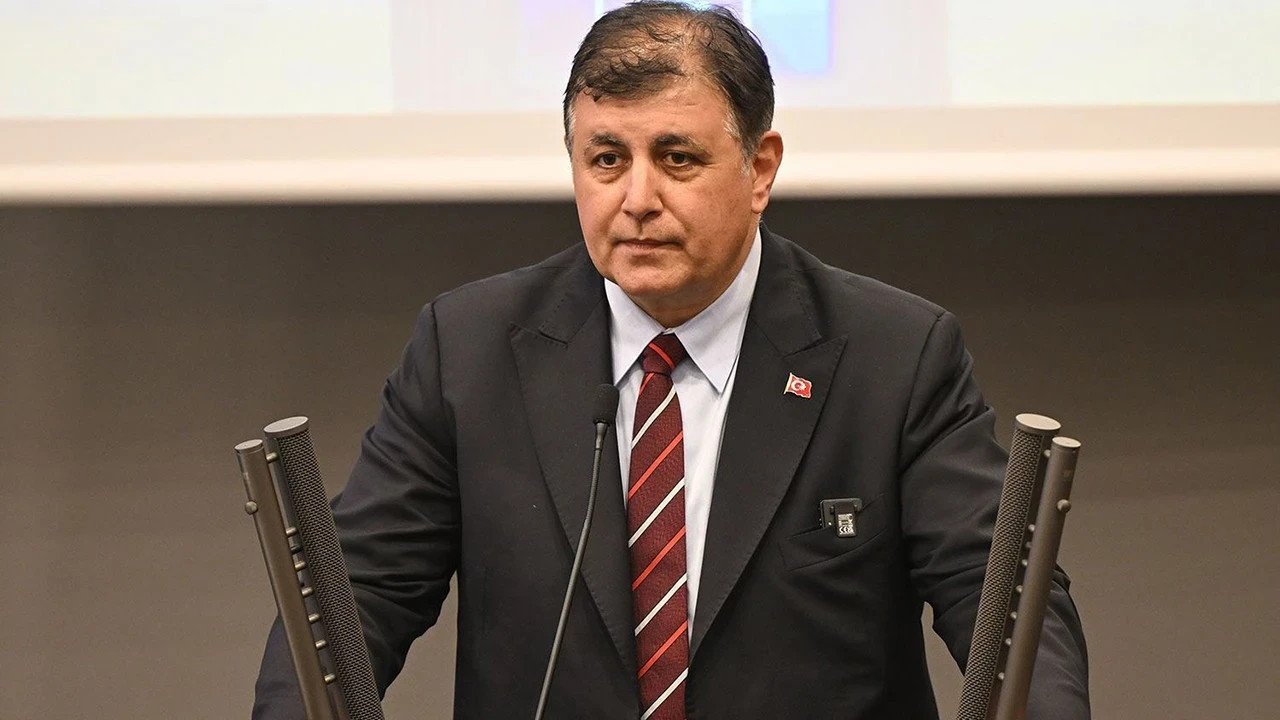 Cemil Tugay AK Parti Genel Merkezi’nde: İzmir’i güzel şeyler bekliyor